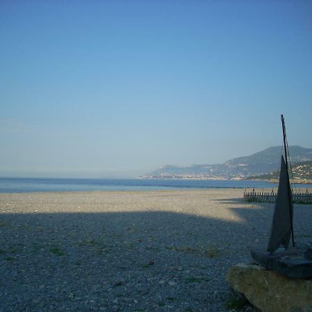 Appartamento Al Mare Di Ventimiglia Exteriér fotografie