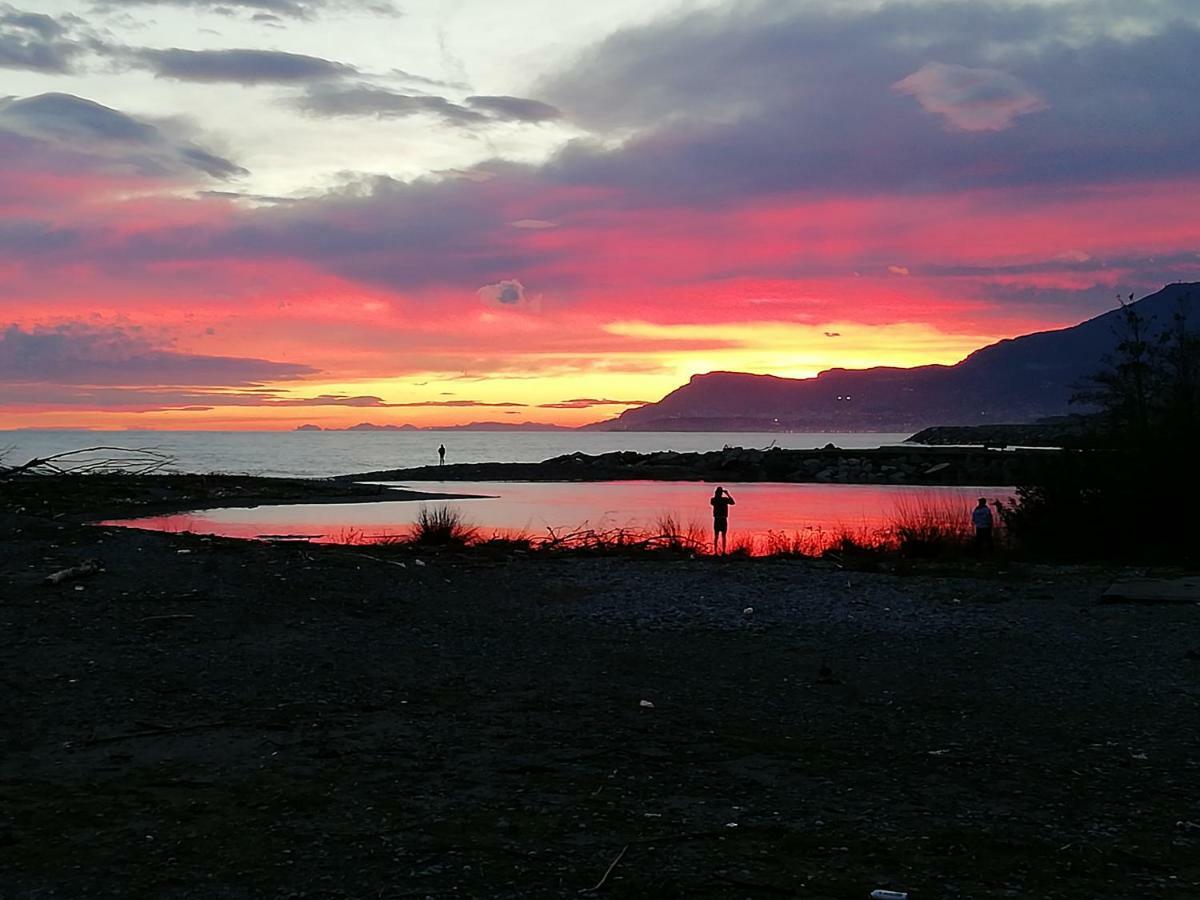 Appartamento Al Mare Di Ventimiglia Exteriér fotografie